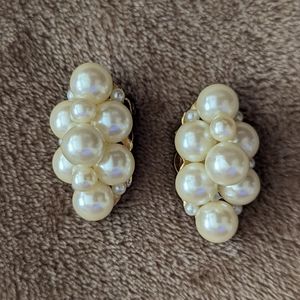 Vintage pearl cluster clip earrings